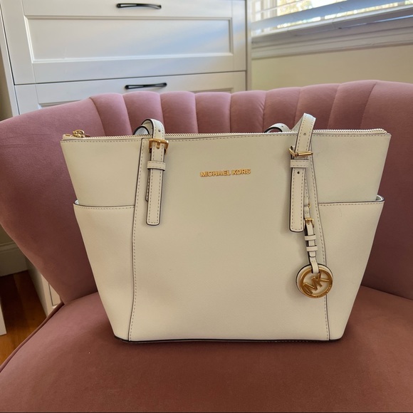 Like new MK Tote Bag ✨ - Picture 1 of 4